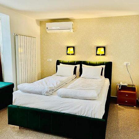 Halvat Guesthouse Saraievo Exterior foto