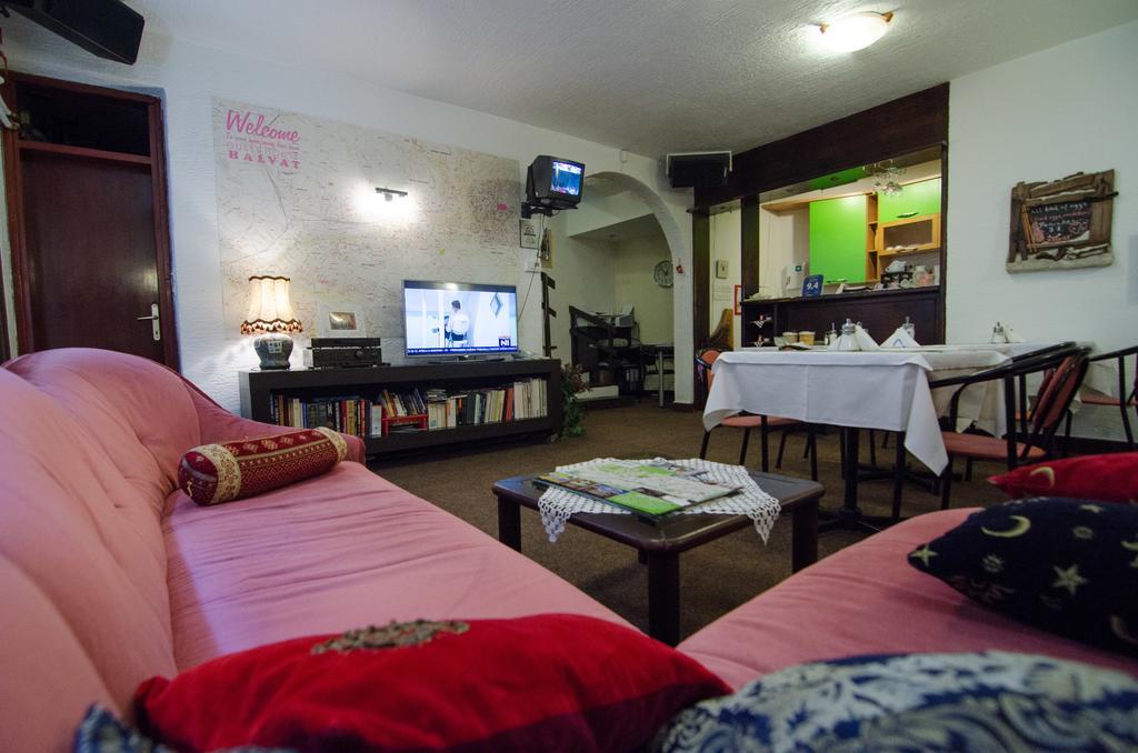 Halvat Guesthouse Saraievo Exterior foto